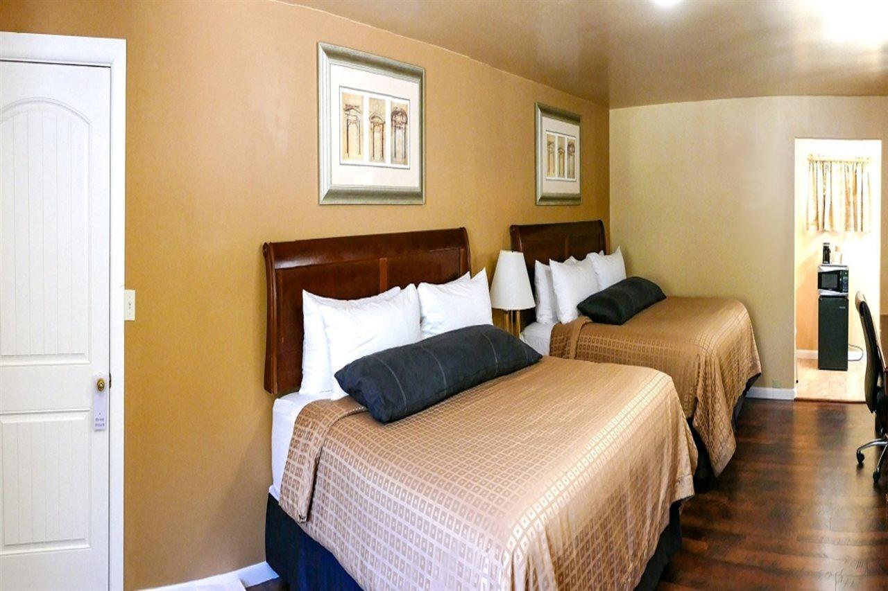 Abram Inn & Suites Юрей Екстериор снимка
