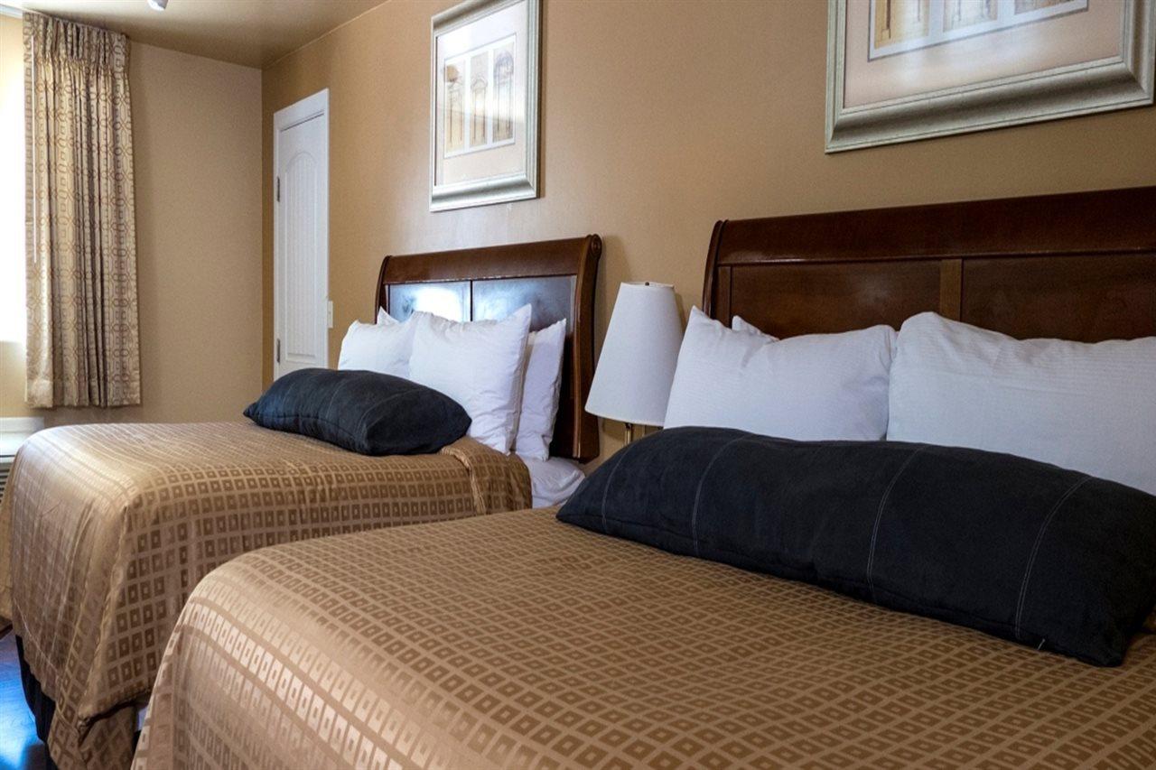 Abram Inn & Suites Юрей Екстериор снимка