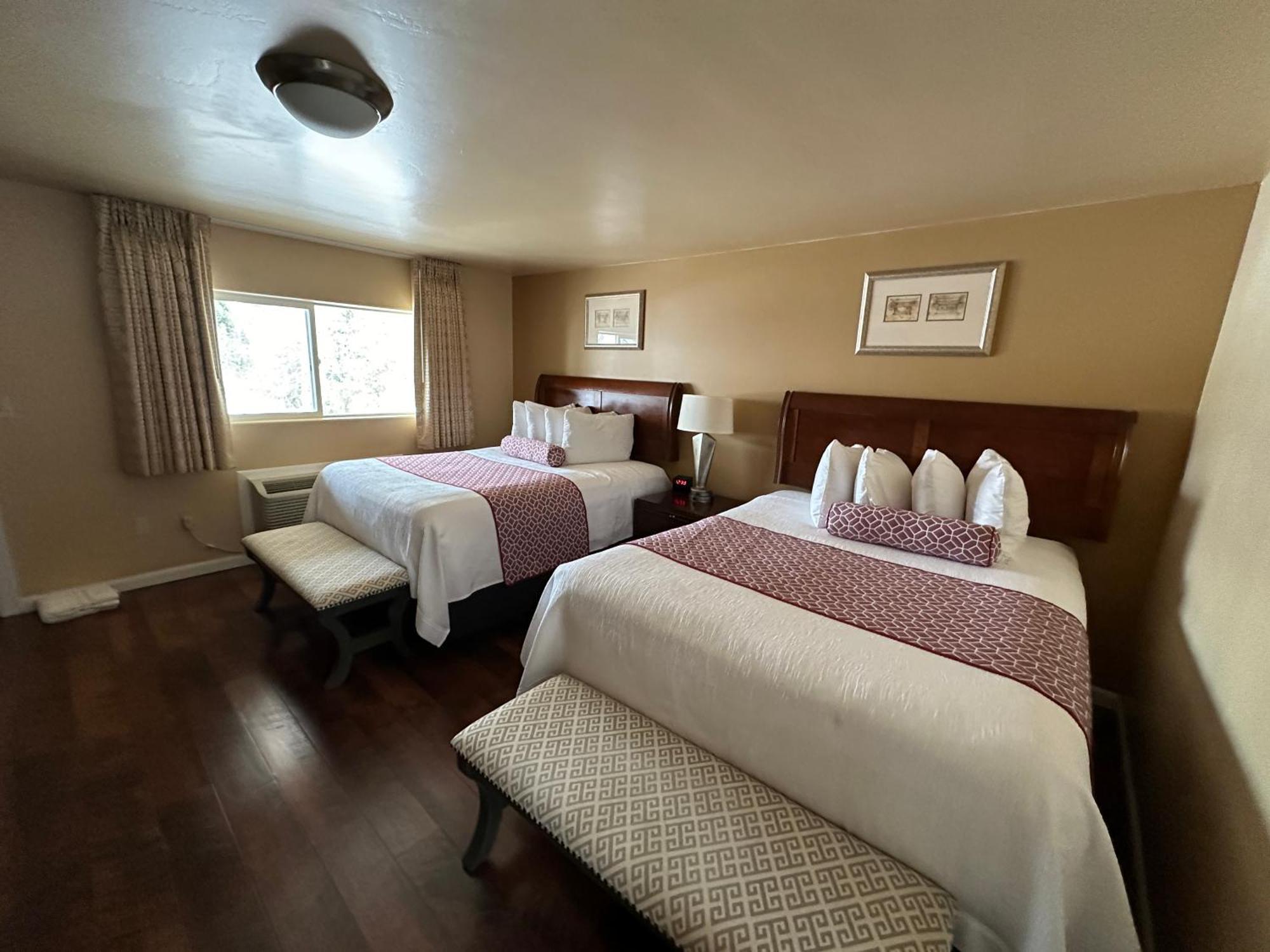 Abram Inn & Suites Юрей Екстериор снимка