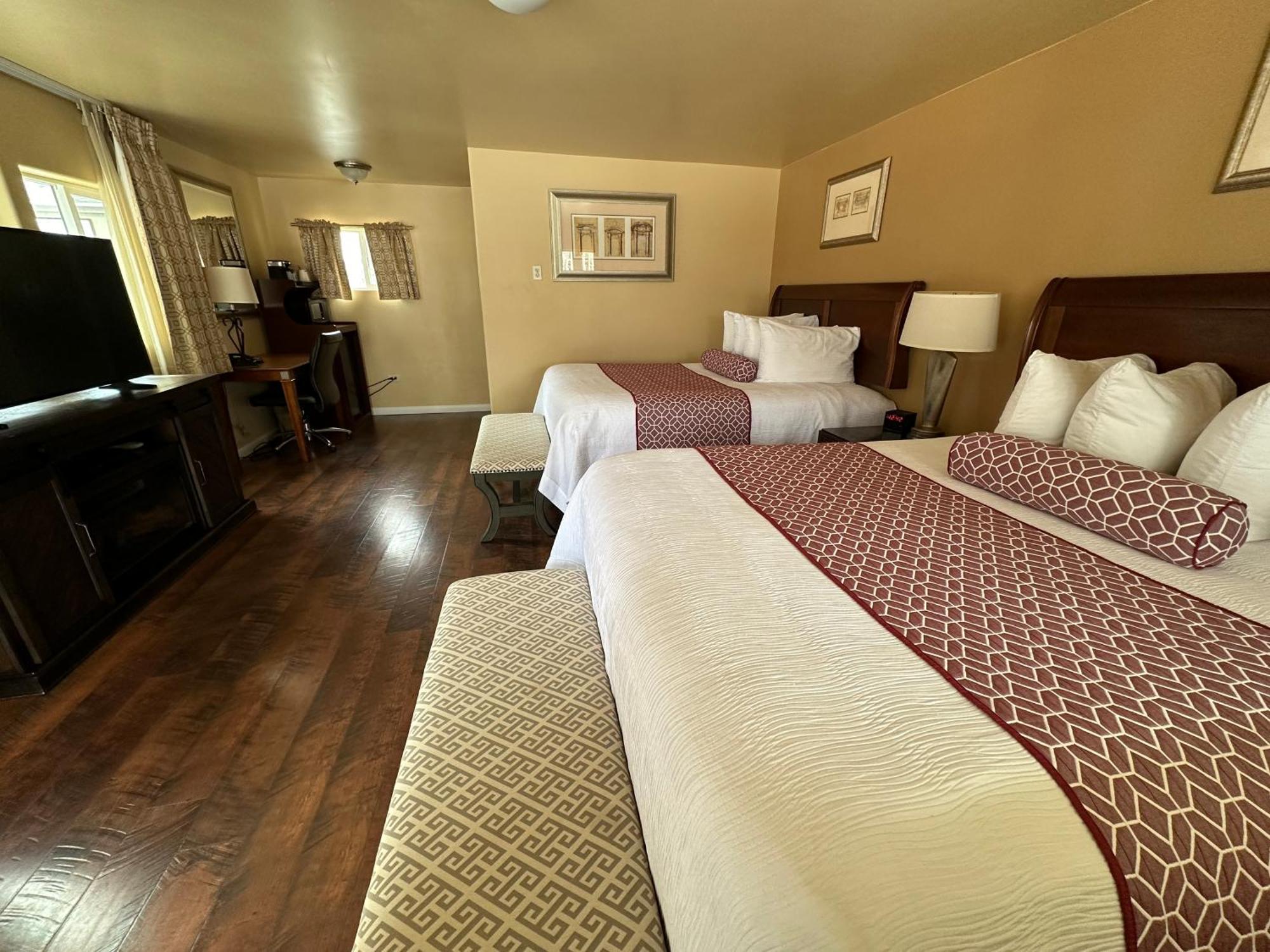Abram Inn & Suites Юрей Екстериор снимка