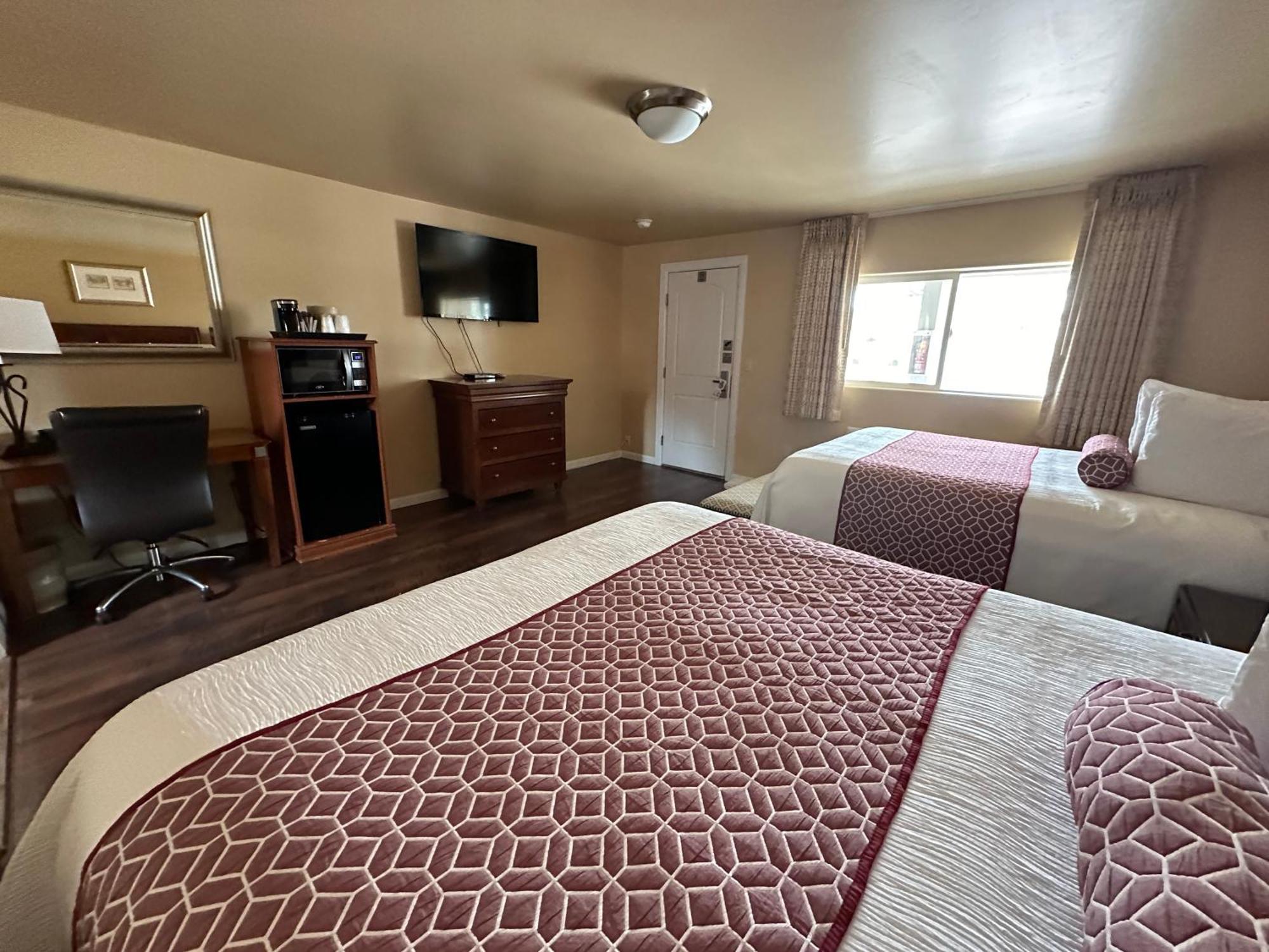 Abram Inn & Suites Юрей Екстериор снимка
